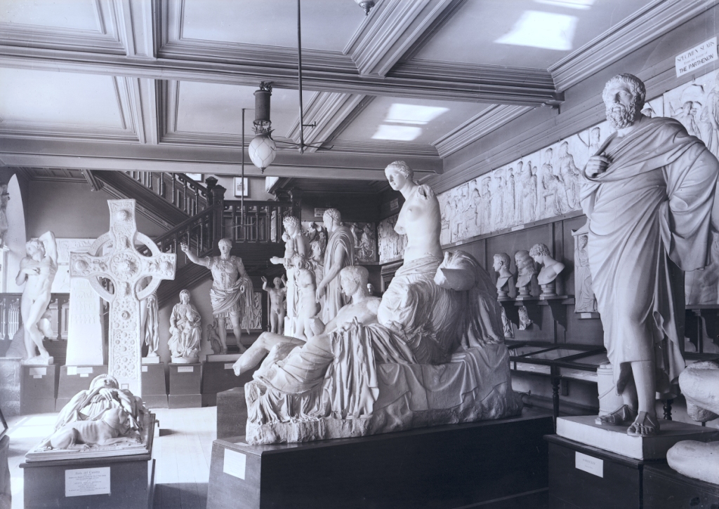 Sculpture court in Albert Institute, Dundee, in 1906 (c) Libraries, Leisure and Culture Dundee